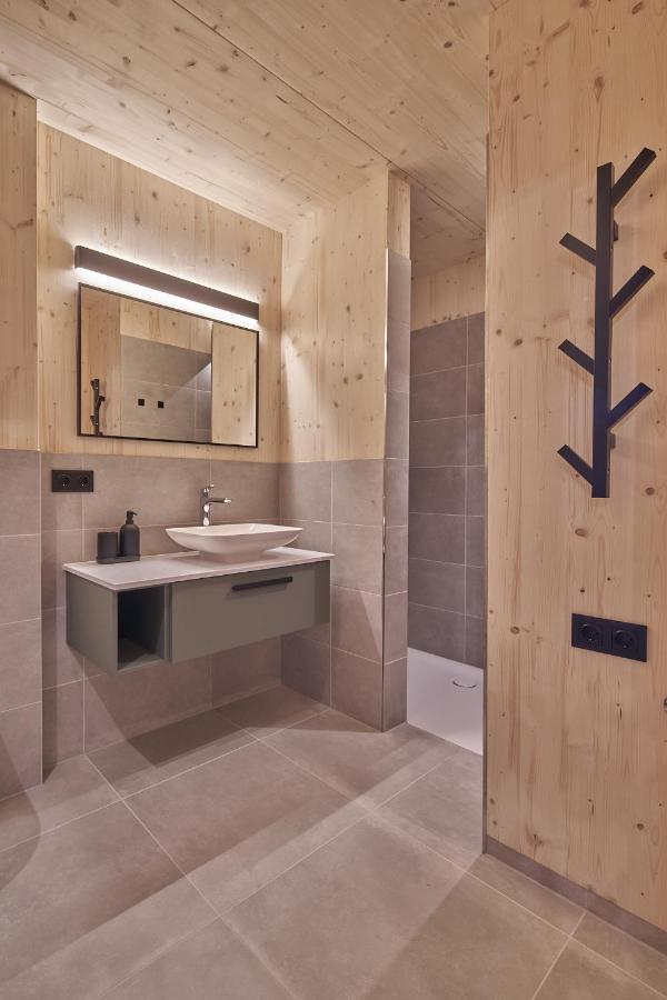 Black Forest Lodges - Gehobene Ferienwohnungen Mit Privatsaunas Tulfes Exterior foto